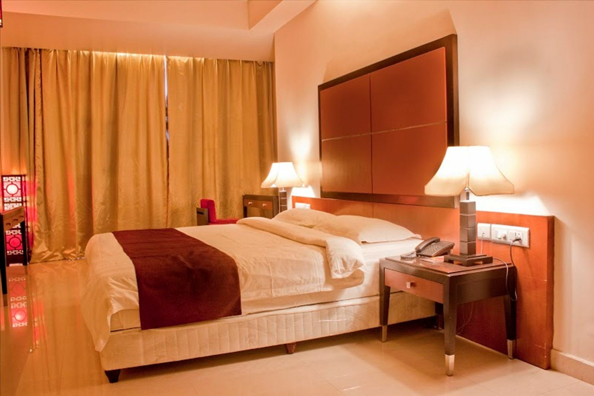 Sara Regency Hotell Kumbakonam Eksteriør bilde